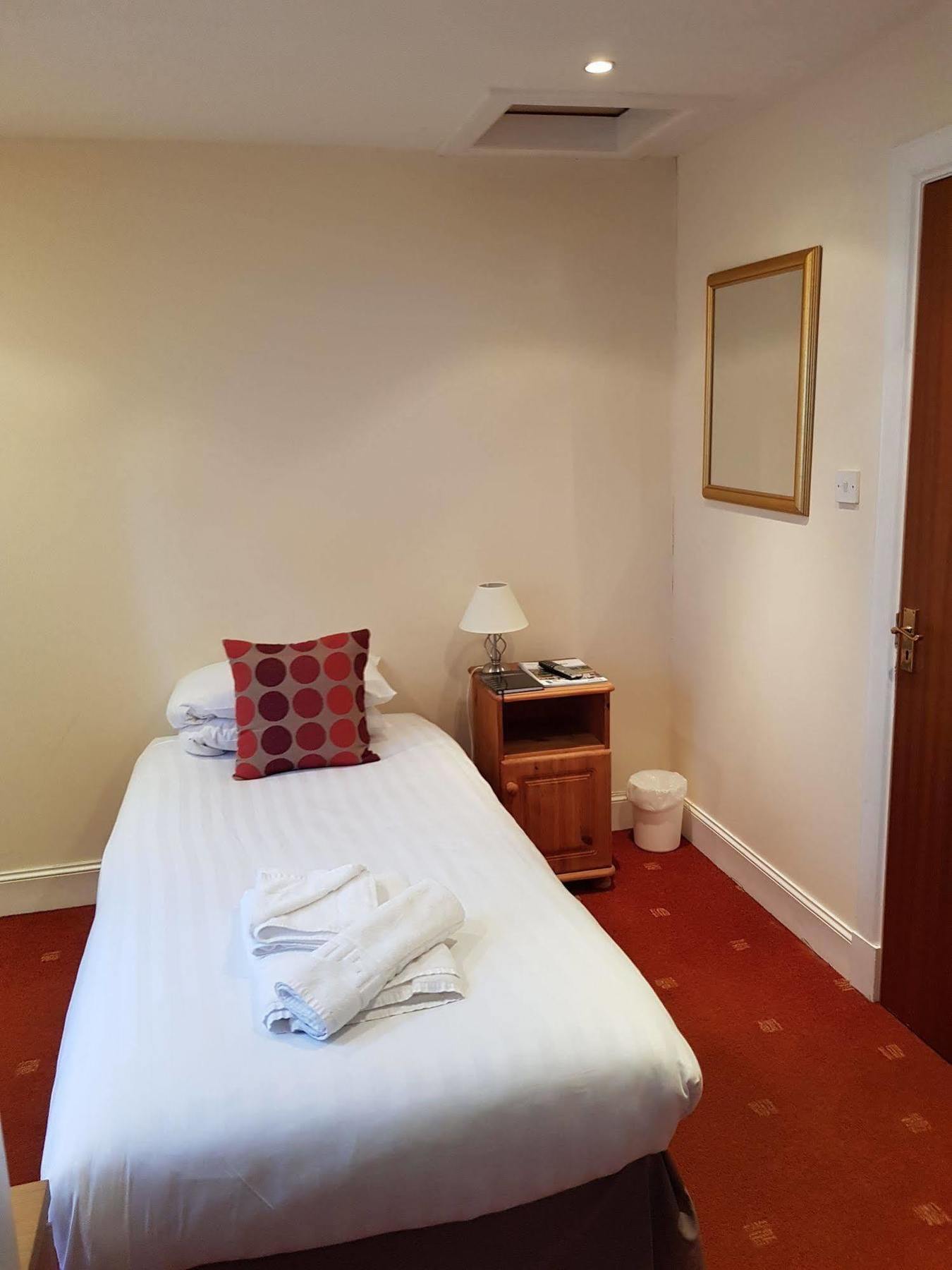 Cedar Inn Edinburgh Kültér fotó
