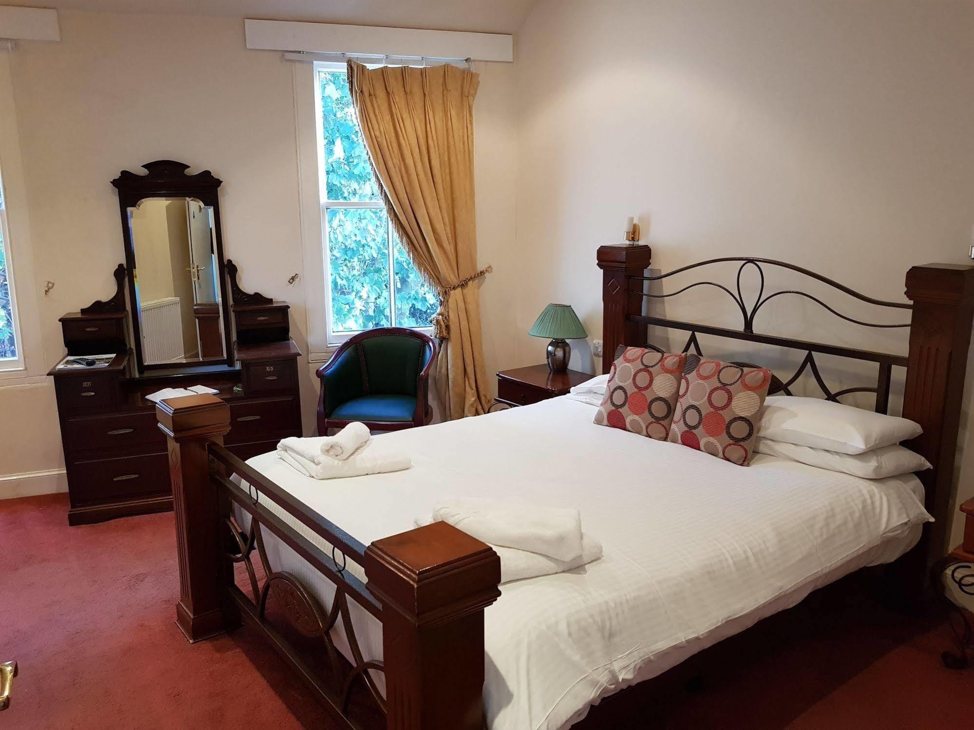 Cedar Inn Edinburgh Kültér fotó